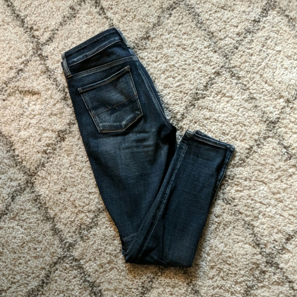 AEO 360 Super Stretch Distressed Jeggings